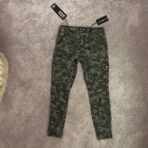 Ashley Mason- Camouflage skinny cargo pants